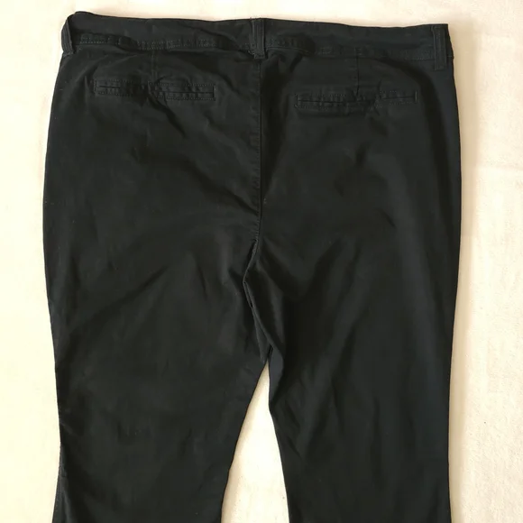 Old Navy Black Bootcut Khaki Casual Chino Pants - Picture 4 of 6